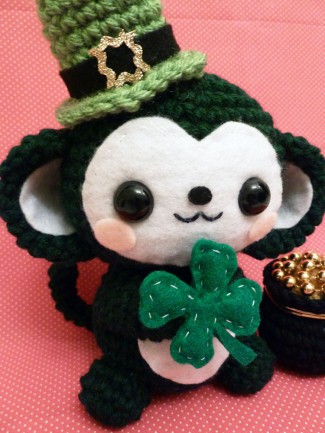 st-patricks-day-monkey-amigurumi